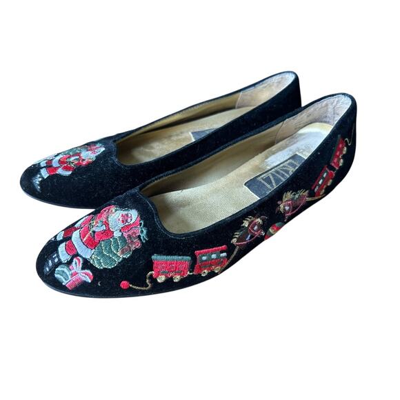 Vintage Pritzi Black Velvet Women's Embroidered Christmas Flats Santa Train sz 7 - Picture 11 of 11